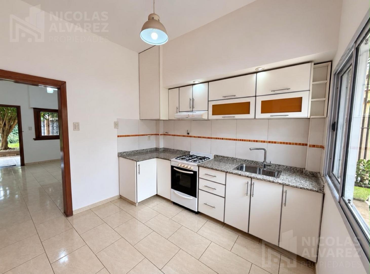 Foto de Alquiler Casa 4 ambientes con cochera y parrilla! - Ramos Mejía, imagen 4
