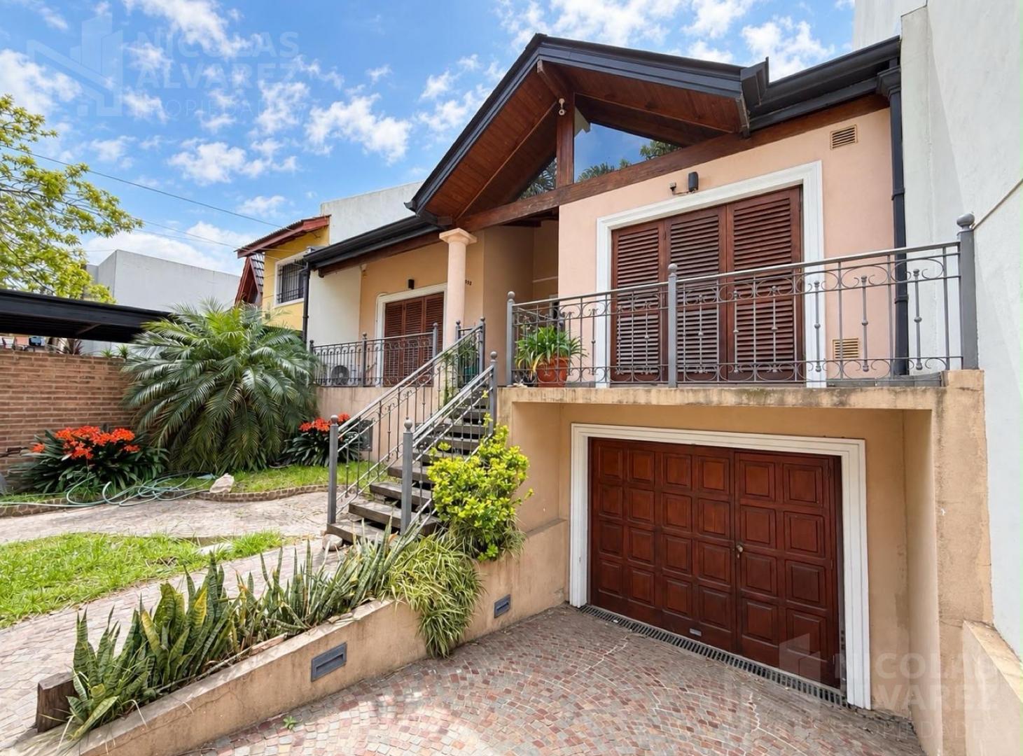 Foto de Venta Casa 4 ambientes en lote propio con cochera! - El Palomar, imagen 1