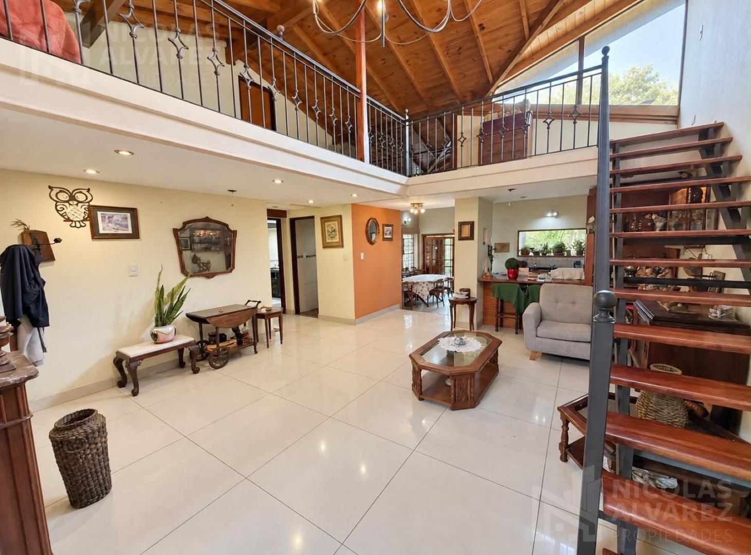 Foto de Venta Casa 4 ambientes en lote propio con cochera! - El Palomar, imagen 3