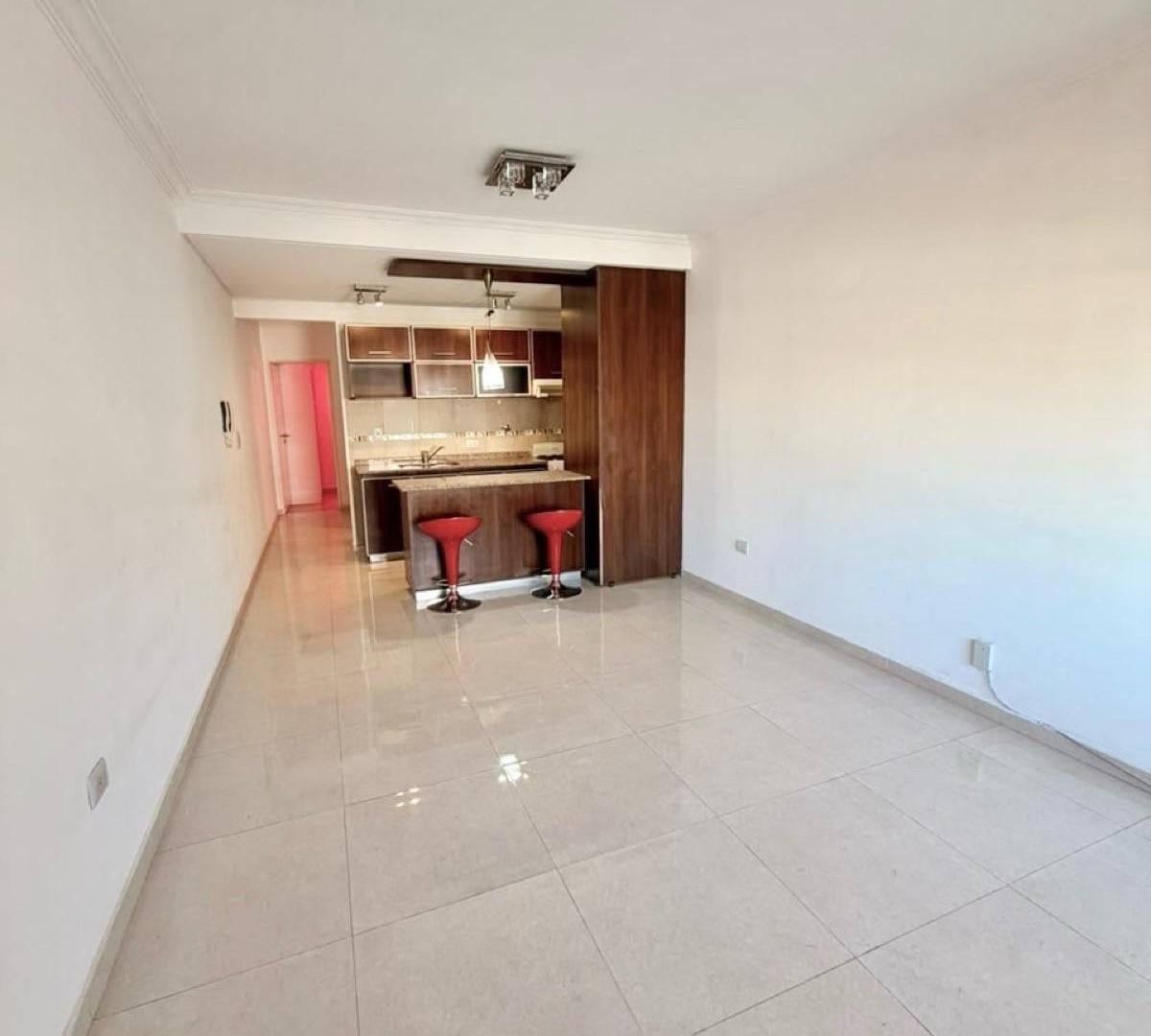 Foto de Alquiler Departamento 3 ambientes con Terraza y Cochera! - Ramos Mejía, imagen 2