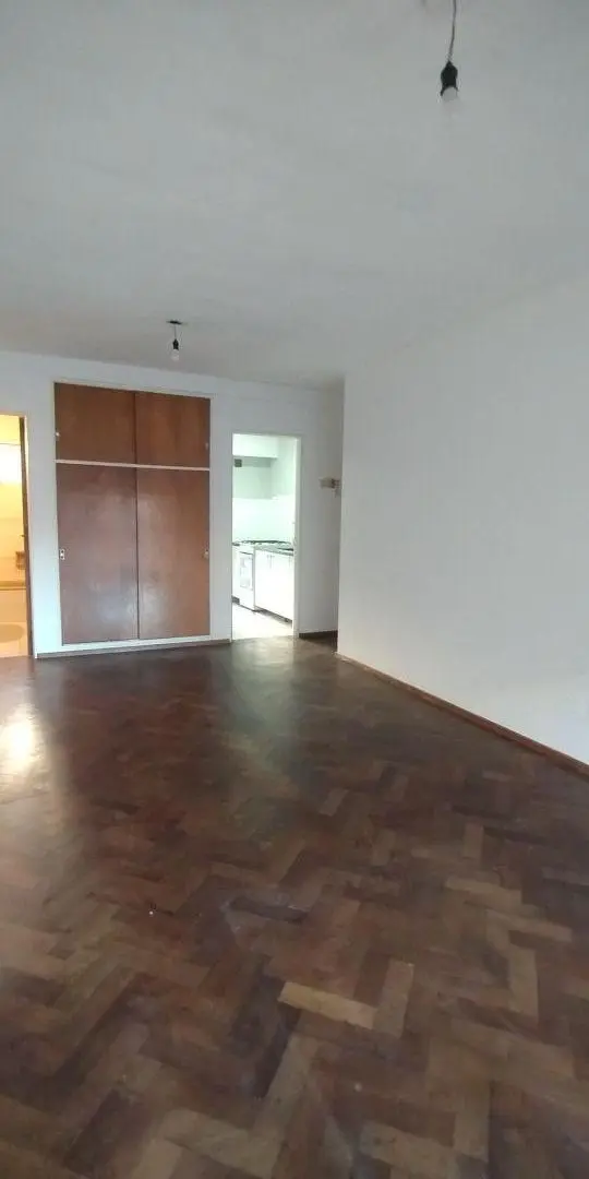 Alquiler Monoambiemte Amplio con cocina separada y balcon al frente, Roca y San Lorenzo, Rosario 2