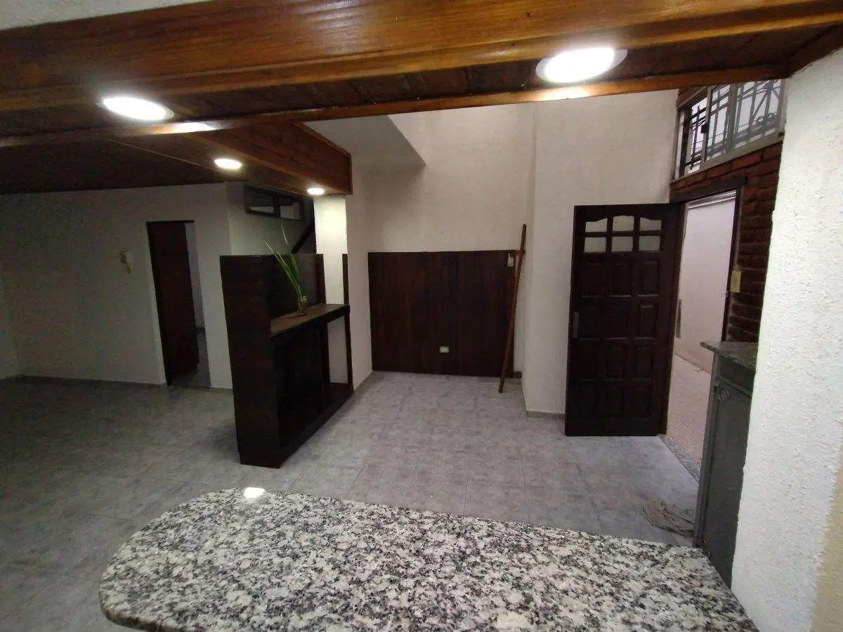 Alquiler departamento de Pasillo de 2 dormitorios, Patio cubierto y terraza Santiago 1200, Rosario 2