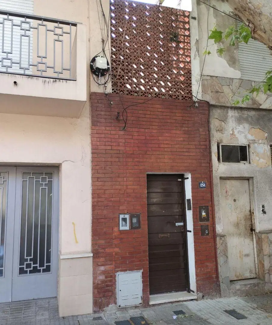 Alquiler departamento de Pasillo de 2 dormitorios, Patio cubierto y terraza Santiago 1200, Rosario 3