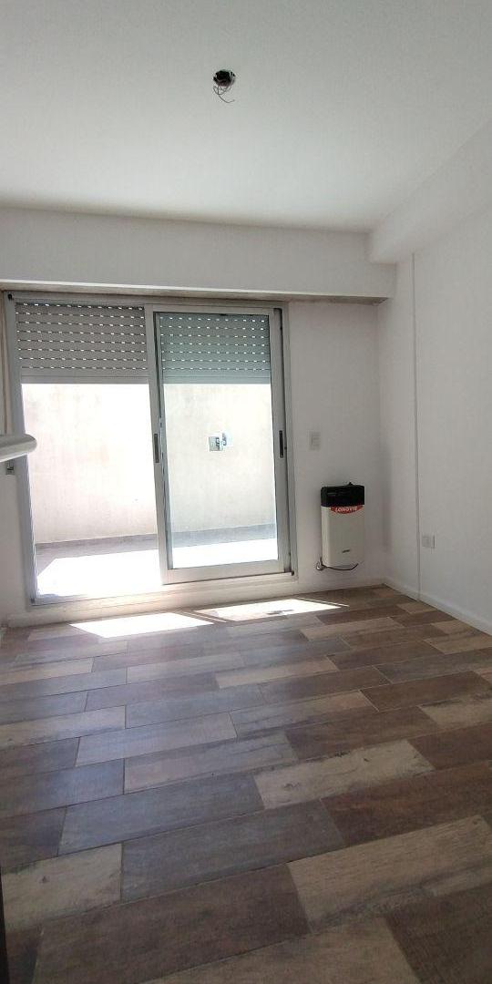 Foto de Alquiler Departamento un dormitorio al frente con patio en 9 de julio, imagen 5