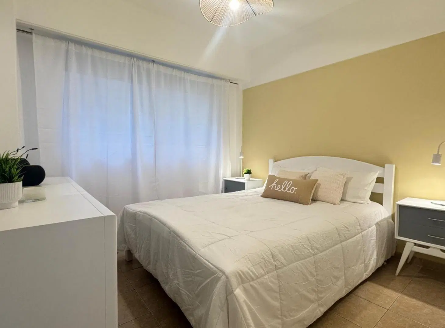 2 ambientes al frente con balcon reciclado. Zona Guemes excelente oportunidad 8