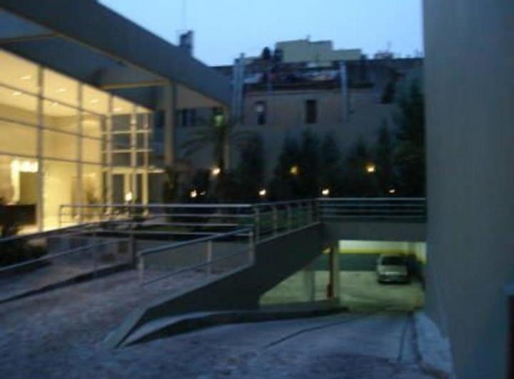 Dos ambientes equipado en edificio torre con amenities y vigilancia. 3