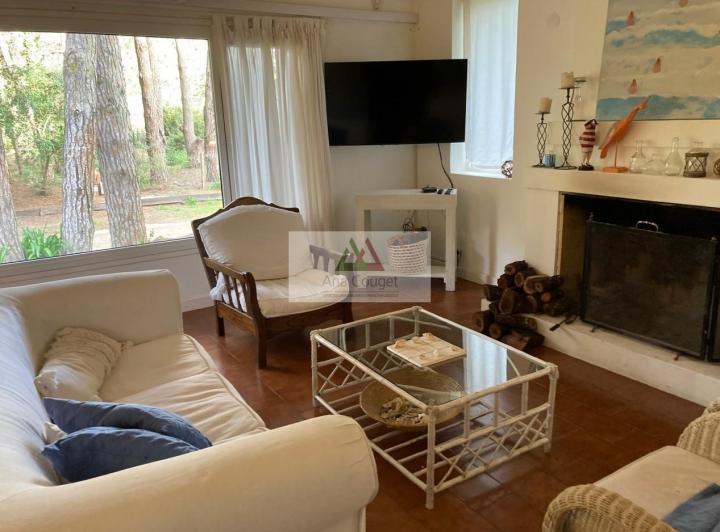 Foto de Gran casa en excelente ubicacion en Carilo.-, imagen 3