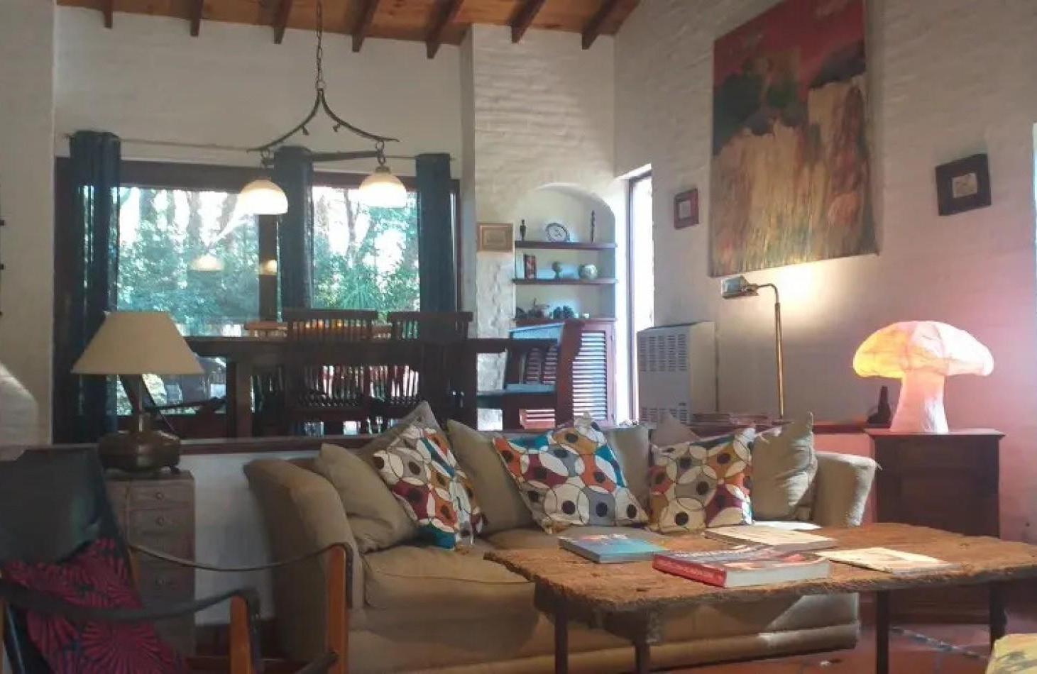 Foto de Excelente casa con pileta en el bosque de Carilo, imagen 3