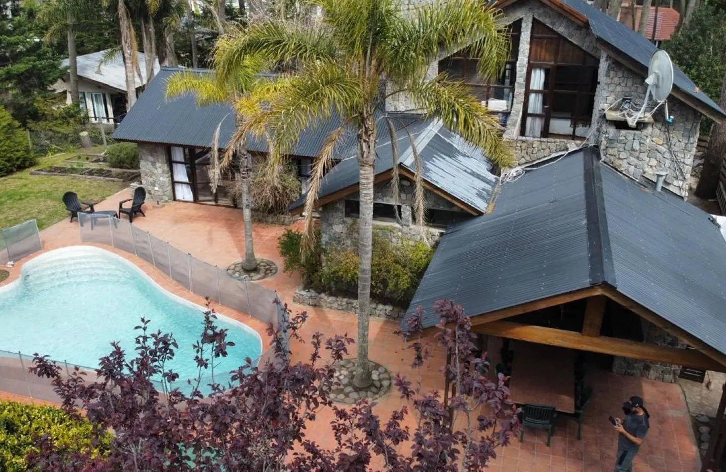 Gran casa en Carilo a 150 mts de mar en excelente ubicacion. 4