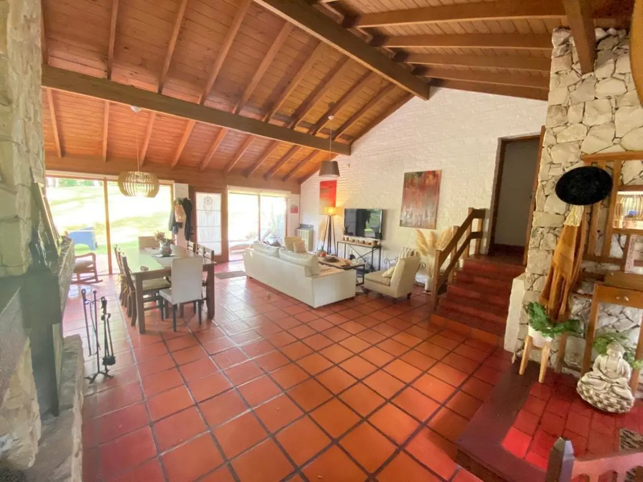 Lindisima casa en el bosque de Carilo 1