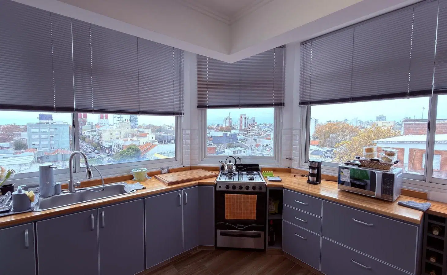 En Venta - Departamento 3 ambientes refaccionado a nuevo con vista abierta y luminoso 3