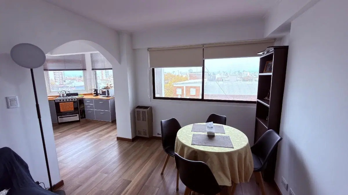 En Venta - Departamento 3 ambientes refaccionado a nuevo con vista abierta y luminoso 5