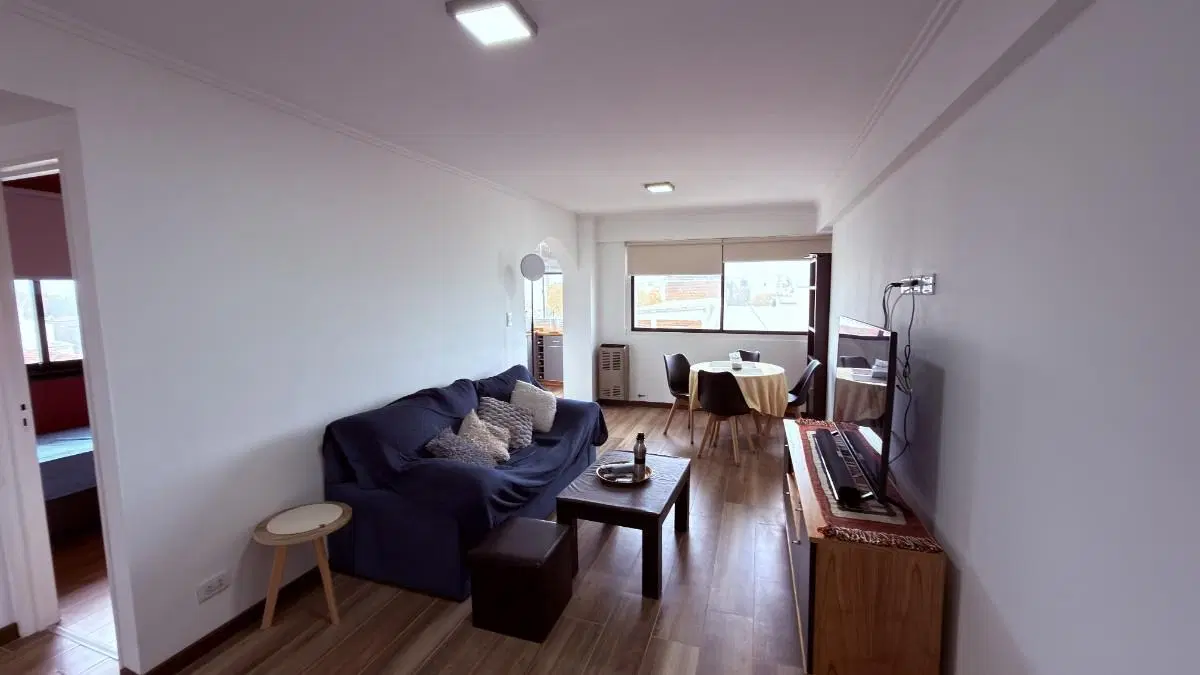 En Venta - Departamento 3 ambientes refaccionado a nuevo con vista abierta y luminoso 2