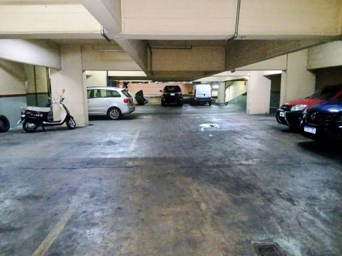 Cochera en venta con 12 m² en zona Tribunales Caba 2