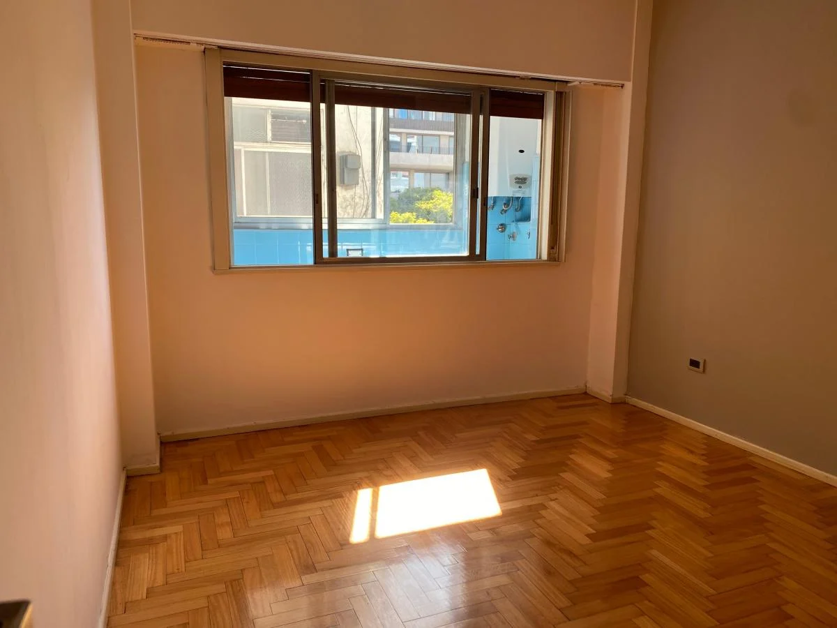 Excelente Departamento de 3amb. Sobre Av Directorio 2