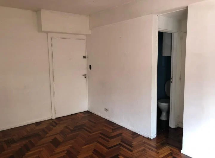 Monoambiente al frente con balcón con orientación Oeste 3