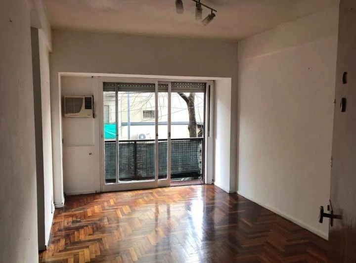 Monoambiente al frente con balcón con orientación Oeste 5