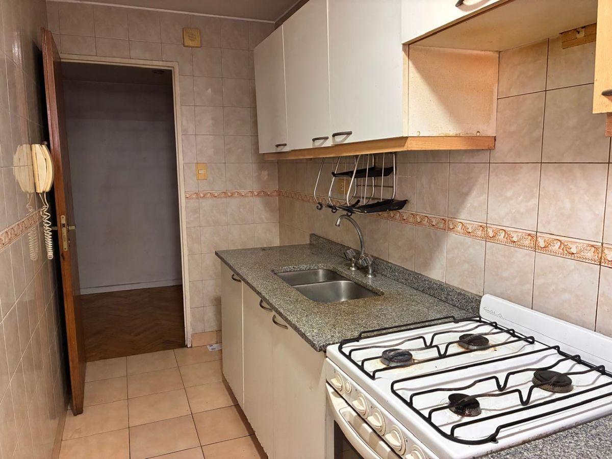 Foto de VENTA departamento de dos ambientes al frente, imagen 2