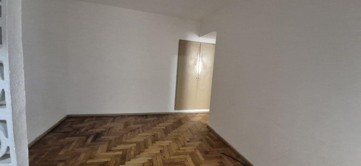 Foto de Excelente departamento de 2 ambientes a una cuadra de Av. Belgrano y a, imagen 3