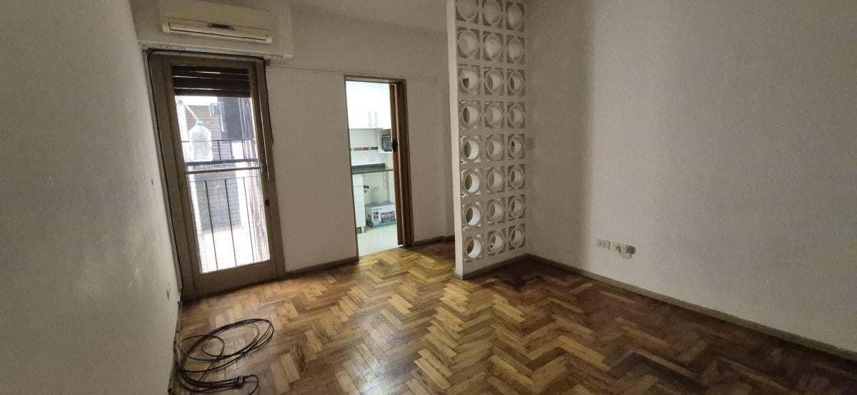 Foto de Excelente departamento de 2 ambientes a una cuadra de Av. Belgrano y a, imagen 4