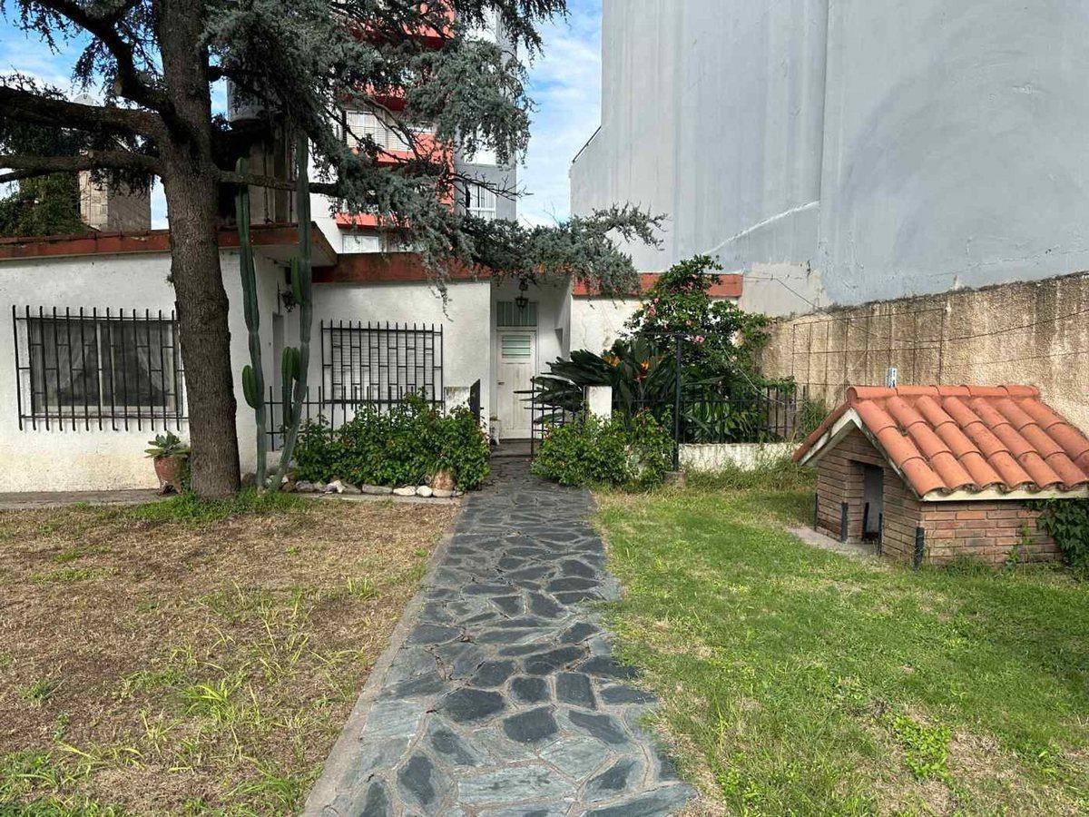 Hermosa Casona con Departamento en Rio Cuarto 2