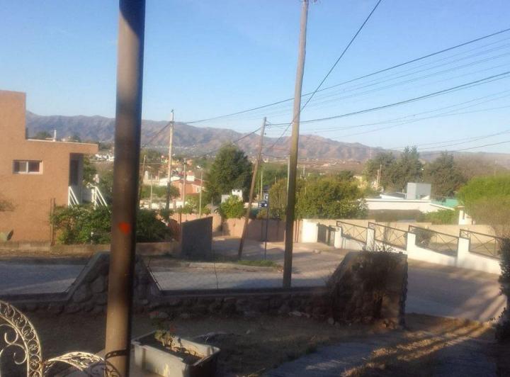 CASA CON GRAN TERRENO SANTA CRUZ DEL LAGO C. PAZ 5