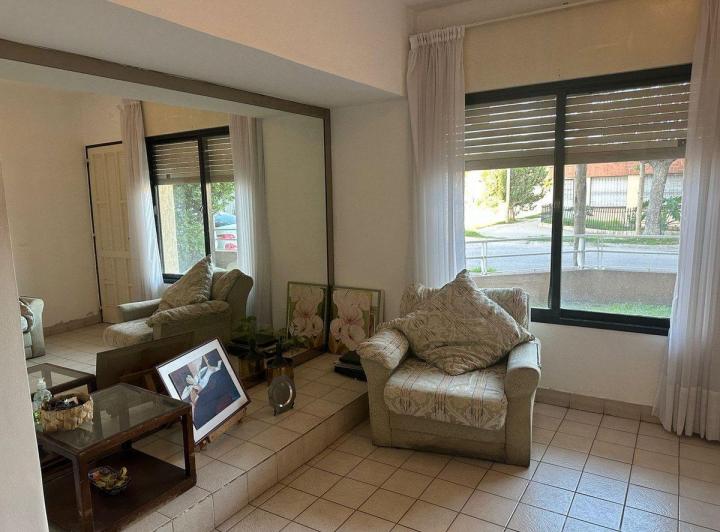 Gran Casa c/BALCON en Psj.Schubert - RIO CUARTO 4