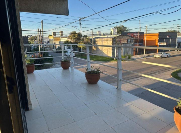 Gran Casa c/BALCON en Psj.Schubert - RIO CUARTO 2