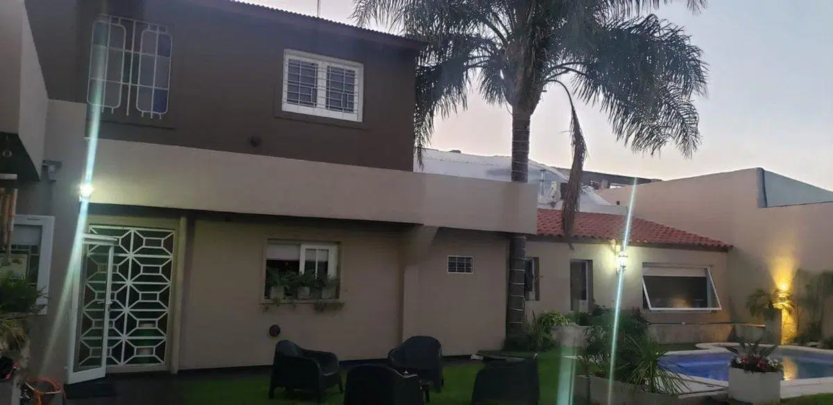 CASA 4 DORMITORIOS ALTA CORDOBA CON PILETA 3