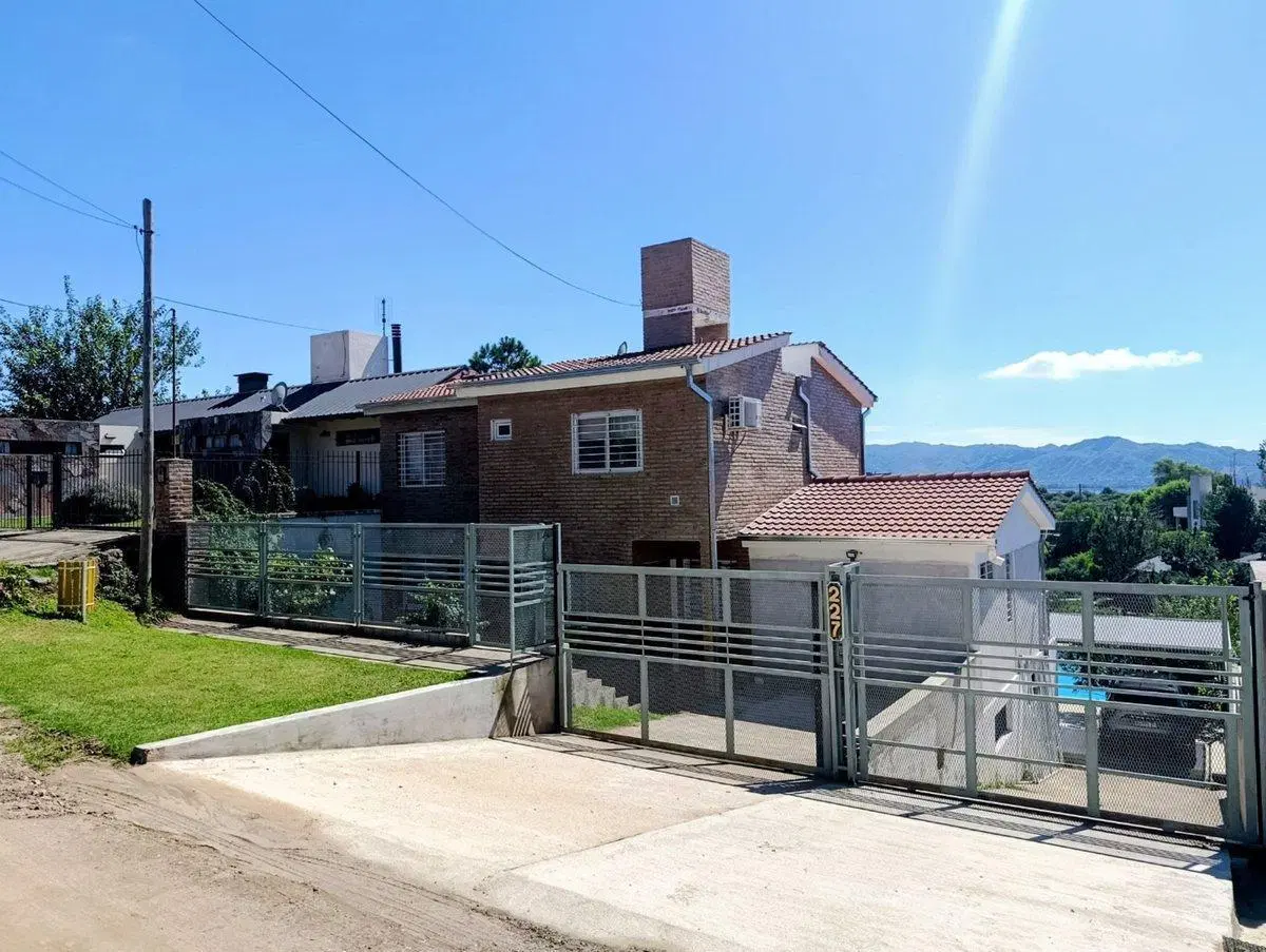 CASA GRANDE PILETA VILLA DEL LAGO VILLA CARLOS PAZ 3