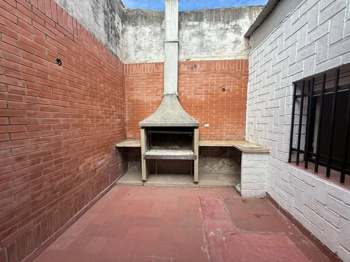 Casa dos dormitorios B° Ducasse Zona Cofico 5