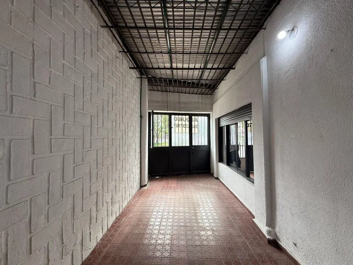 Casa dos dormitorios B° Ducasse Zona Cofico 4