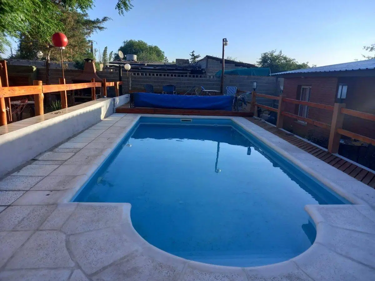 Venta Casa 4 cabañas Mirador del lago pileta 2