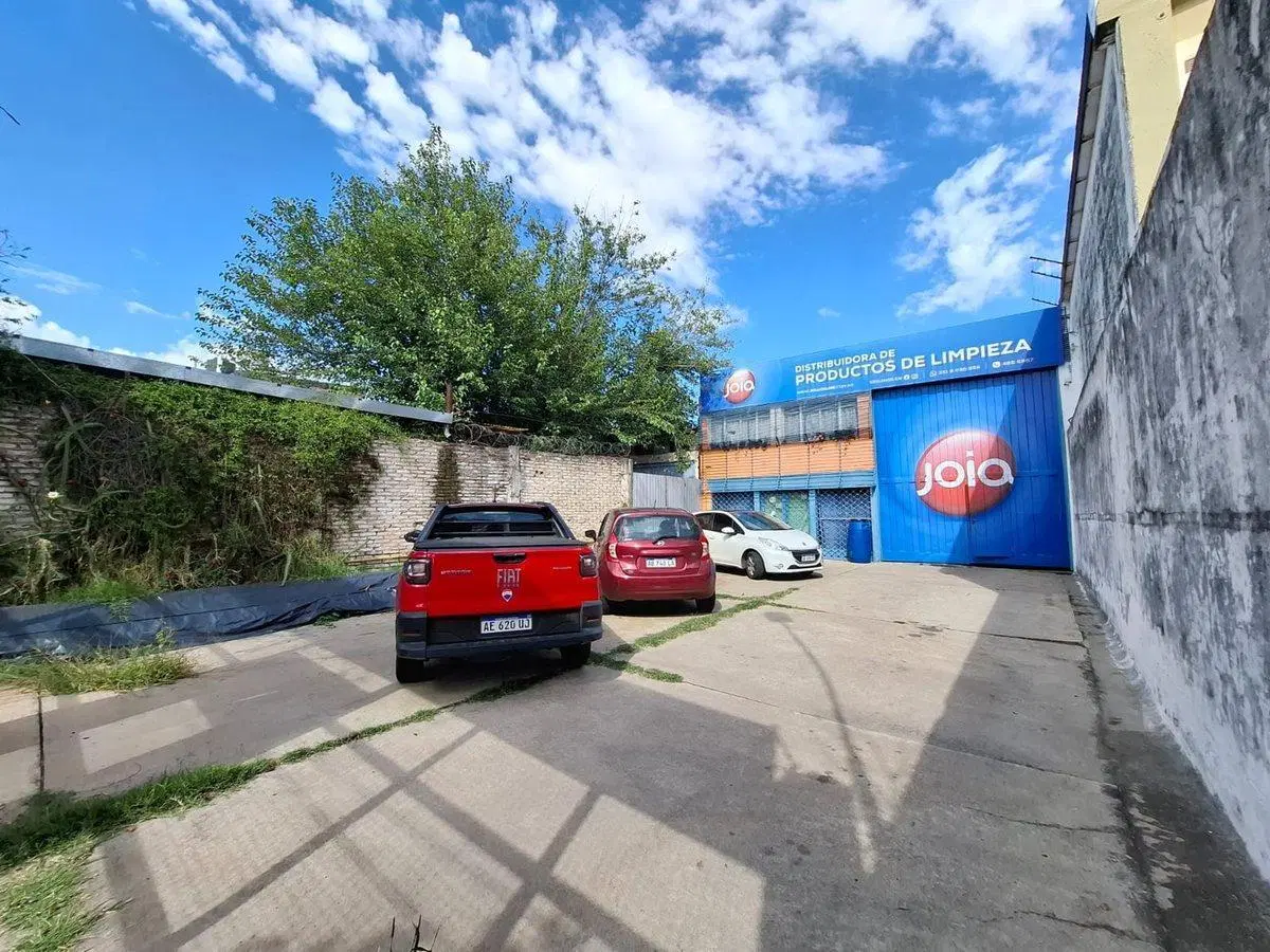 GALPON CON DARSENA DE ESTACIONAMIENTO DOS OFICINA 5