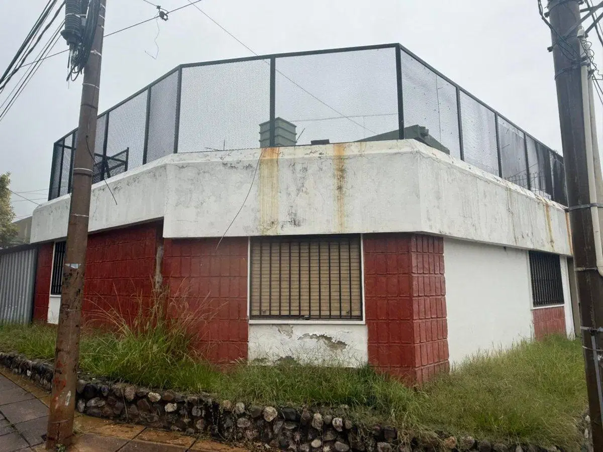 CASA 2 DORM A REFACCIONAR EN MAIPU SECCION 2 3