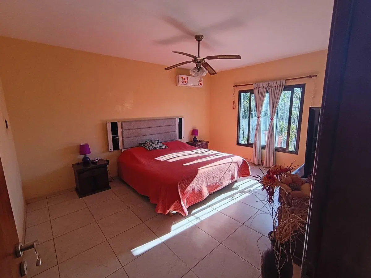 Casa 3 dorm, 2 baños y esc en Villa Allende Centro 4