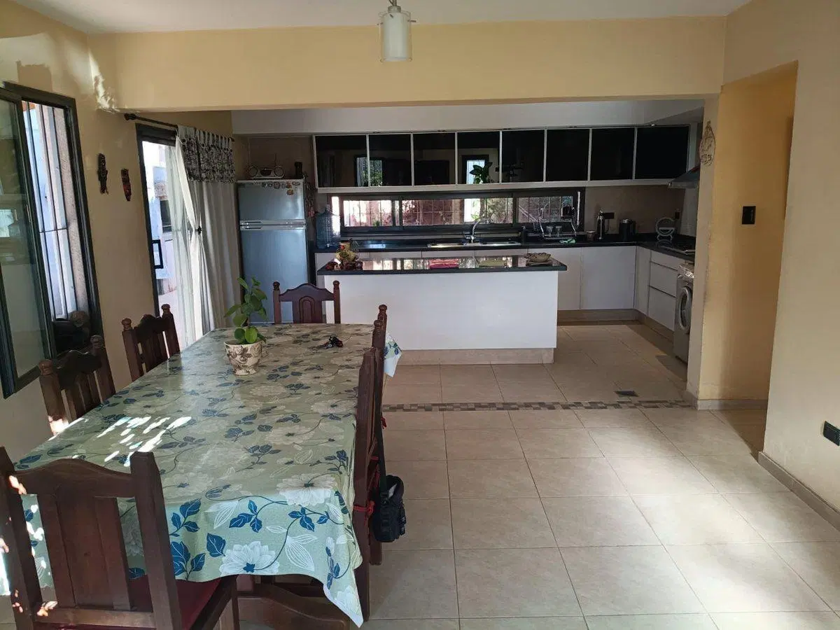Casa 3 dorm, 2 baños y esc en Villa Allende Centro 5