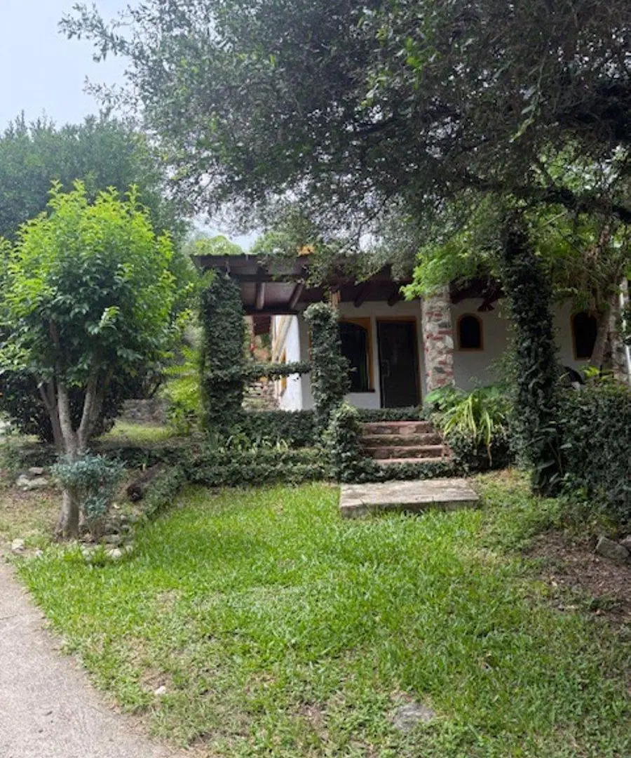 VENTA DE 2 CASAS MAS LOCAL COMERCIAL 4
