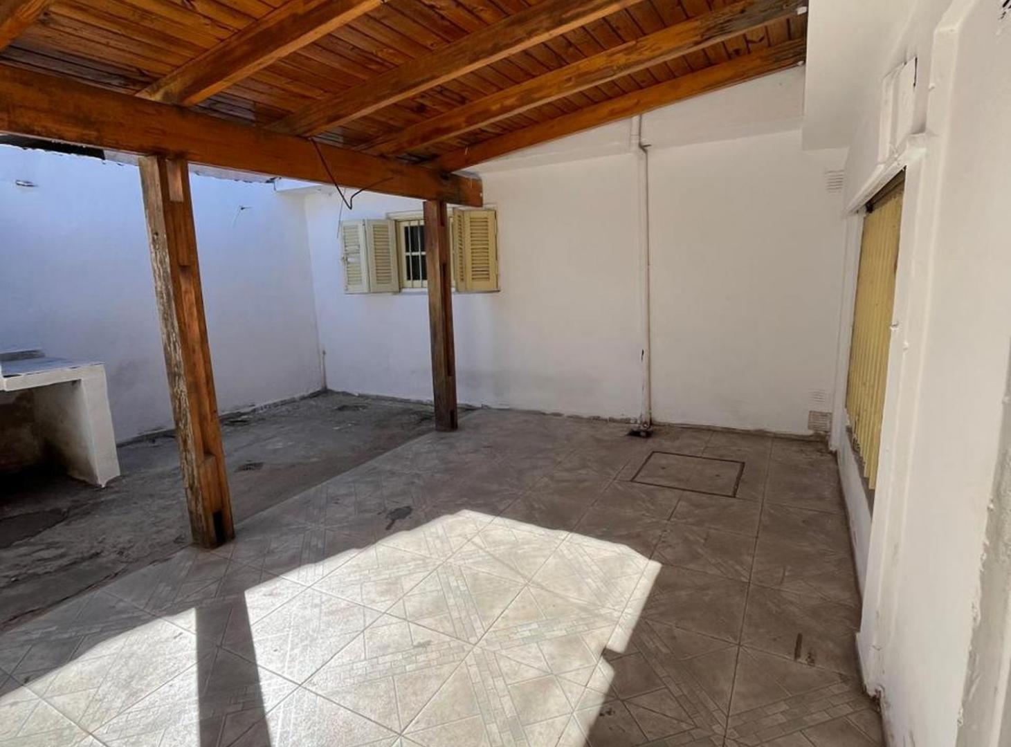 Foto de Venta casa con local comercial Barrio Zumaran, imagen 1