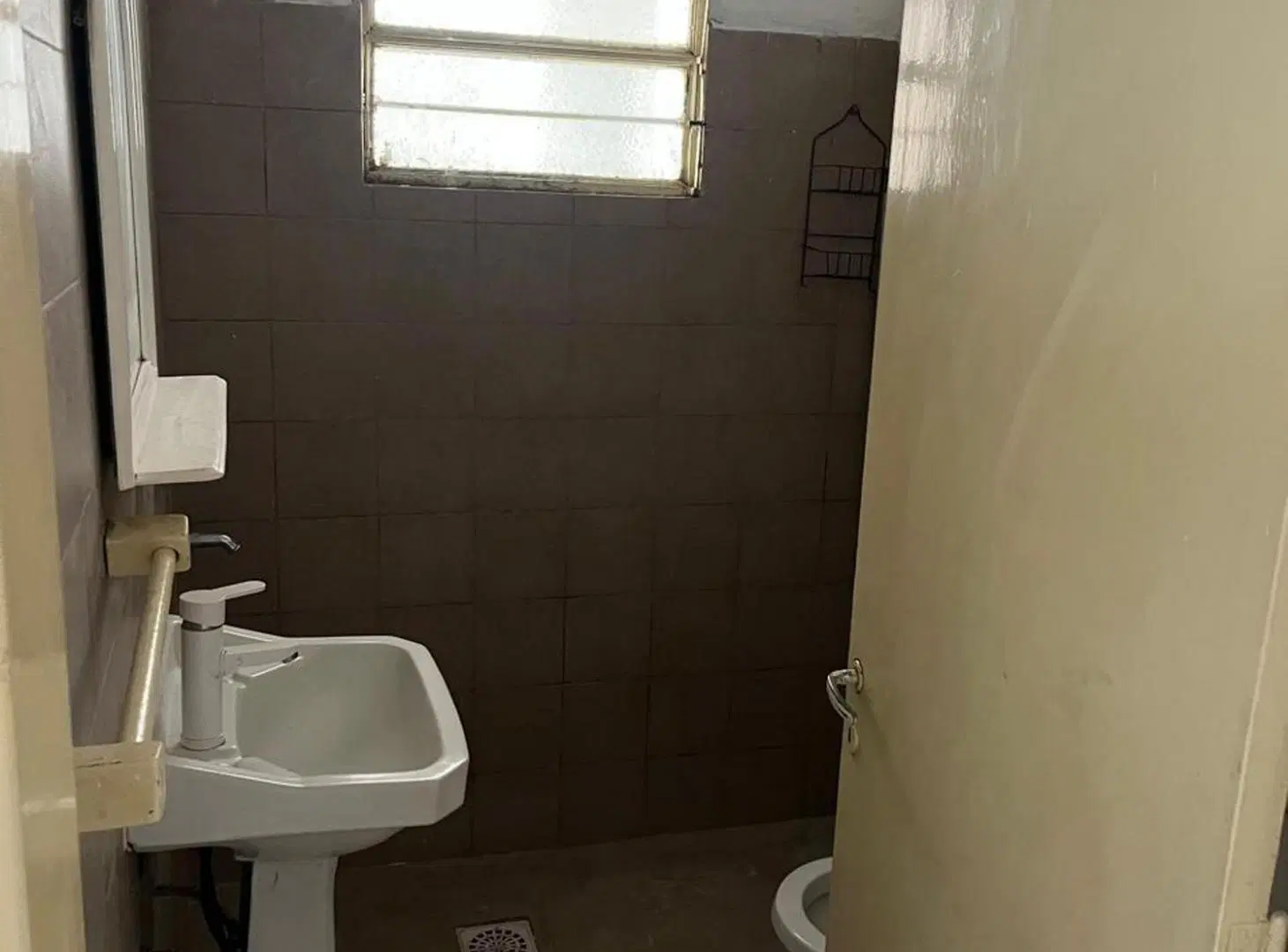 Venta casa con local comercial Barrio Zumaran 5