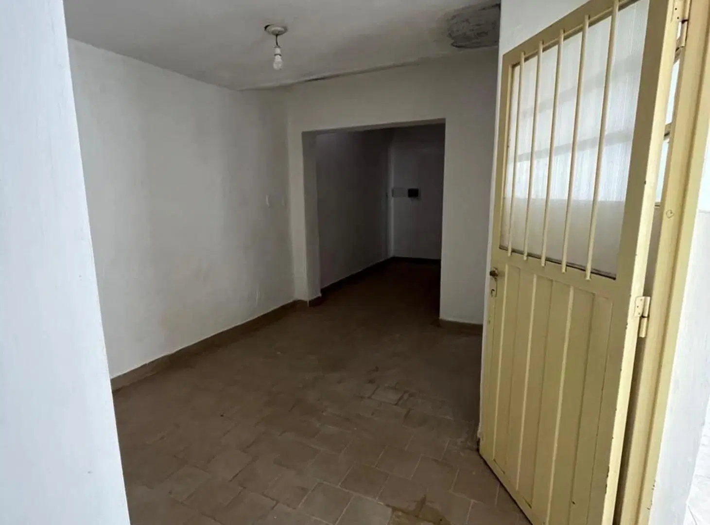 Venta casa con local comercial Barrio Zumaran 8