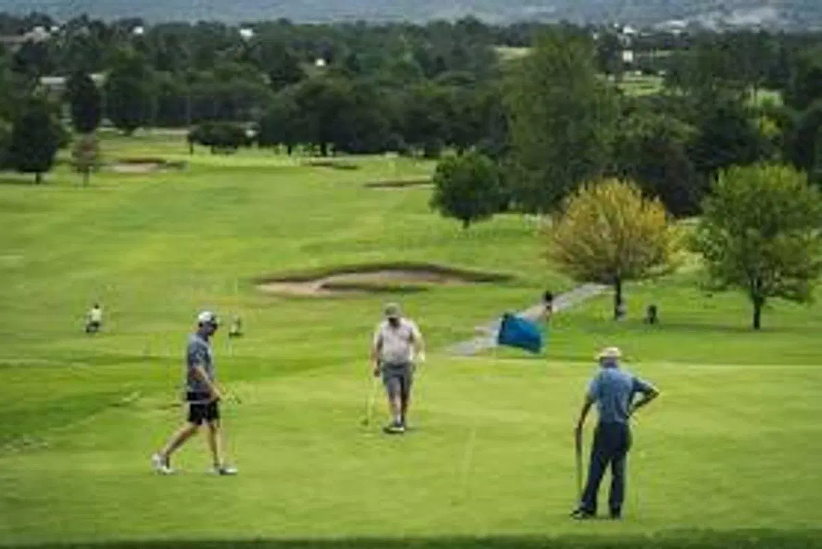 TERRENO 427 M2 EN VENTA EN VALLE DEL GOLF ETAPA 2 3