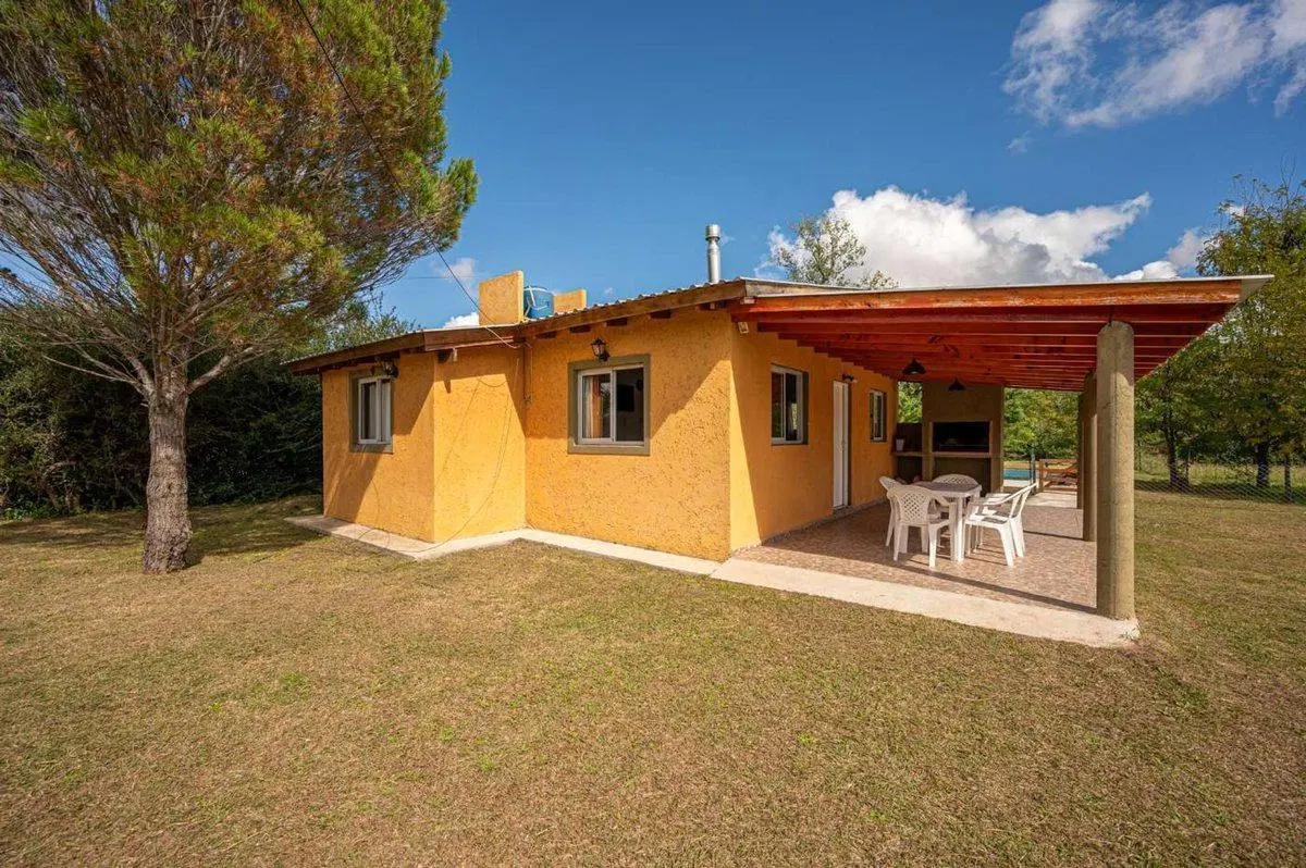Cabaña amoblada 2 dorm. con pileta en Mina Clavero 3