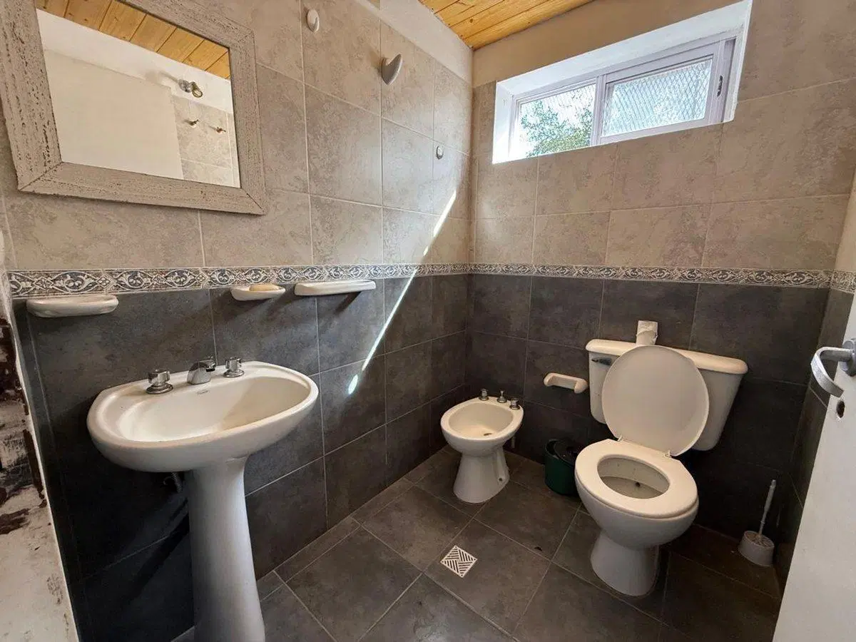 VENTA CASA 3 DORM ESTANCIA VIEJA A 3 CUADRAS RUTA 3