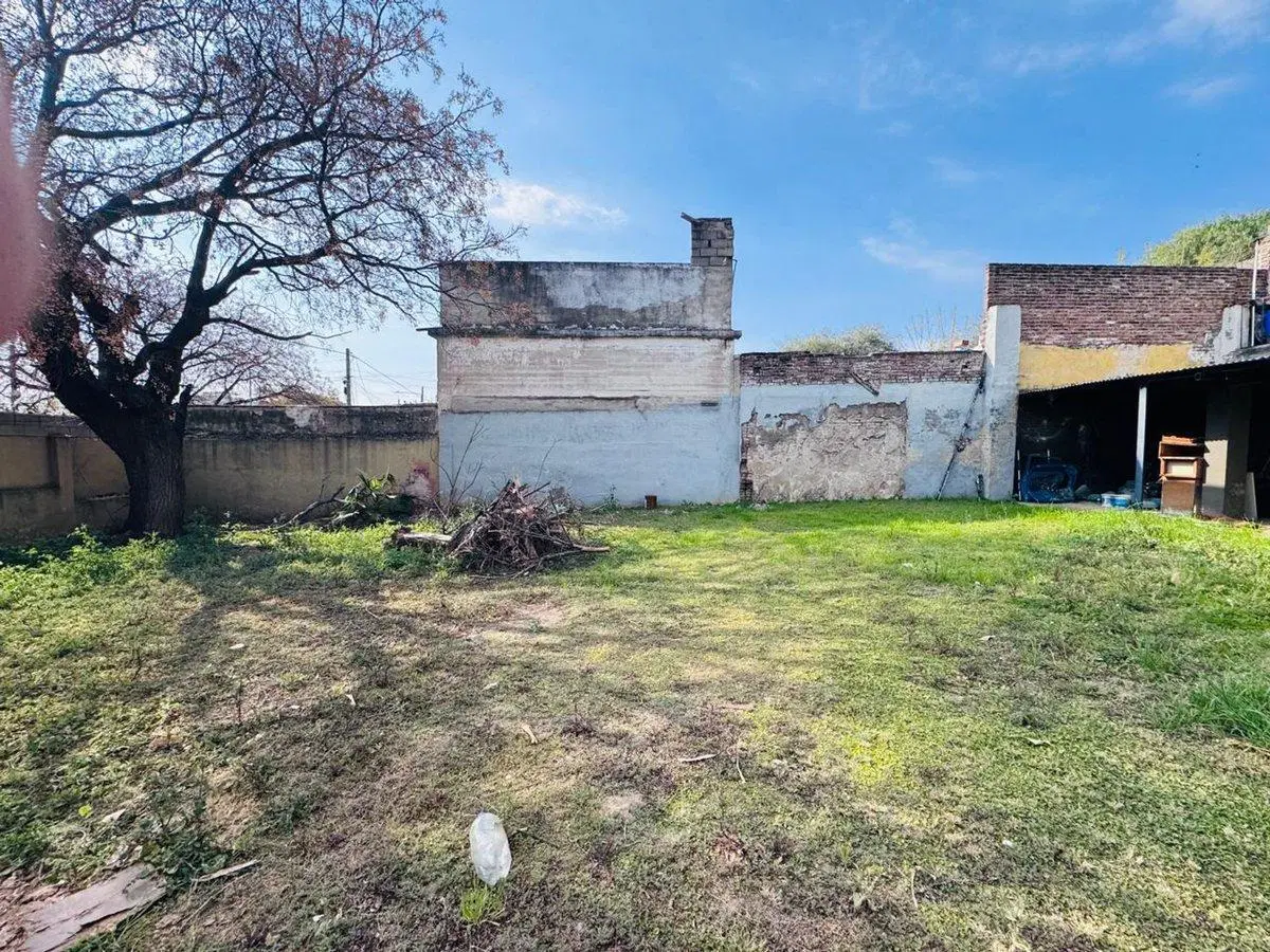 OPORTUNIDAD CASA A REFACCIONAR EN ALBERDI 586 mts 5