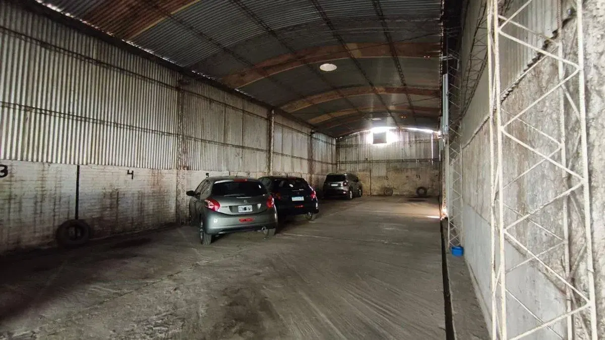 VENTA GALPON ALTO ALBERDI 200 M2 EXC UBICACION 3