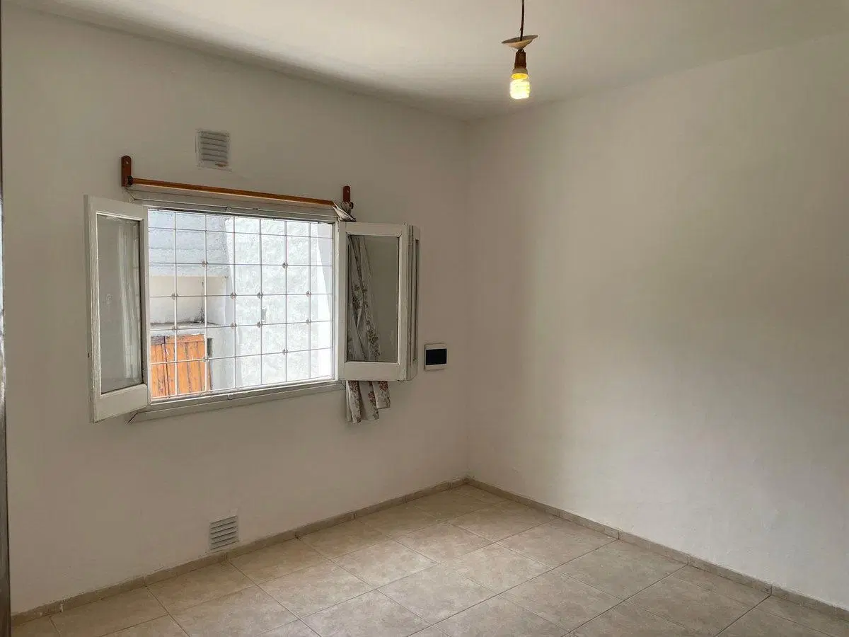 CASA 2 DORMITORIOS + DEPARTAMENTO BARRIO CUPANI 5