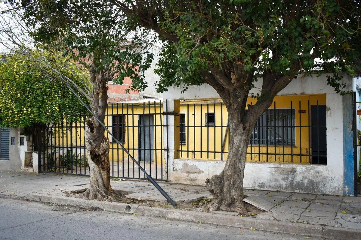 Casa 4 dormitorios  barrio Los Platanos 5