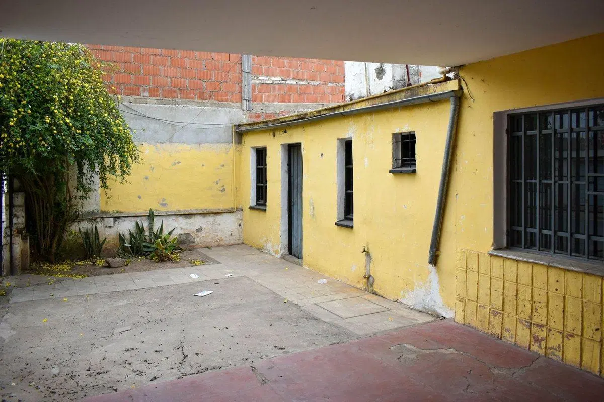 Casa 4 dormitorios  barrio Los Platanos 4