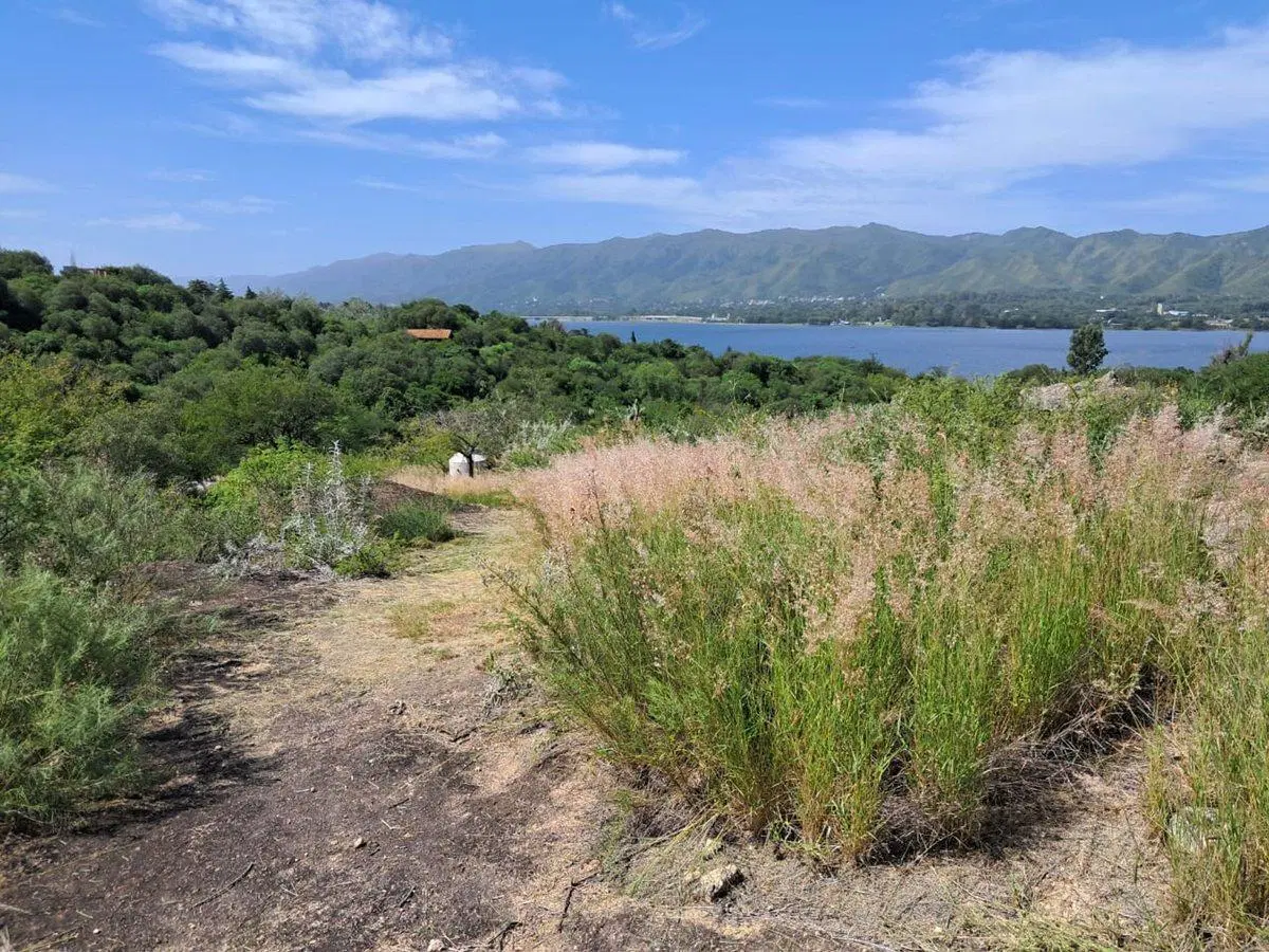 Lote 1689M2 en Villa Parque Siquiman vista al lago 5